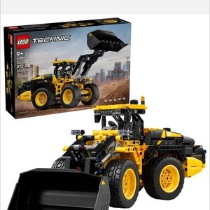 LEGO Technic Electric Wheel Loader 42209